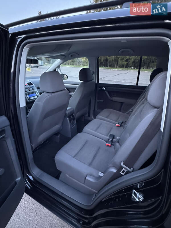 Минивэн Volkswagen Touran 2008 в Ровно