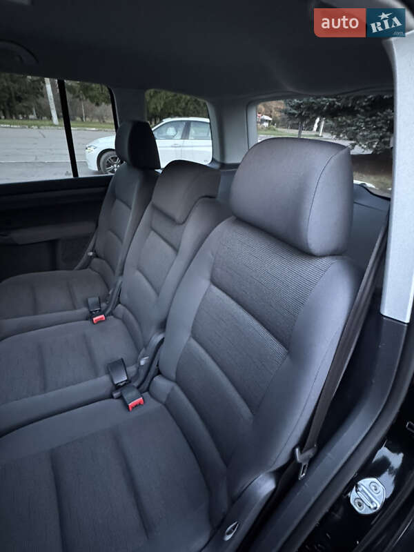 Минивэн Volkswagen Touran 2008 в Ровно