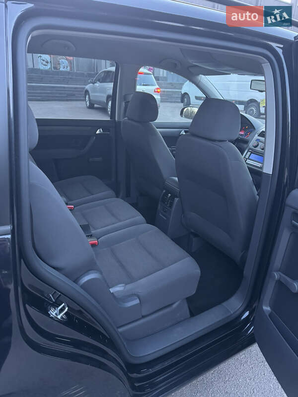 Минивэн Volkswagen Touran 2008 в Ровно