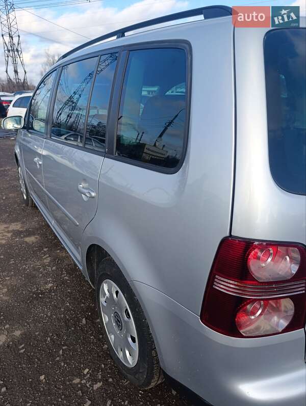 Минивэн Volkswagen Touran 2007 в Луцке