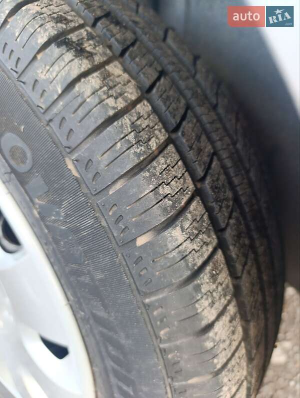 Минивэн Volkswagen Touran 2007 в Луцке