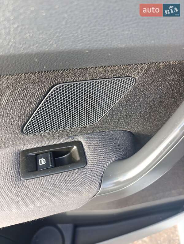 Минивэн Volkswagen Touran 2007 в Луцке