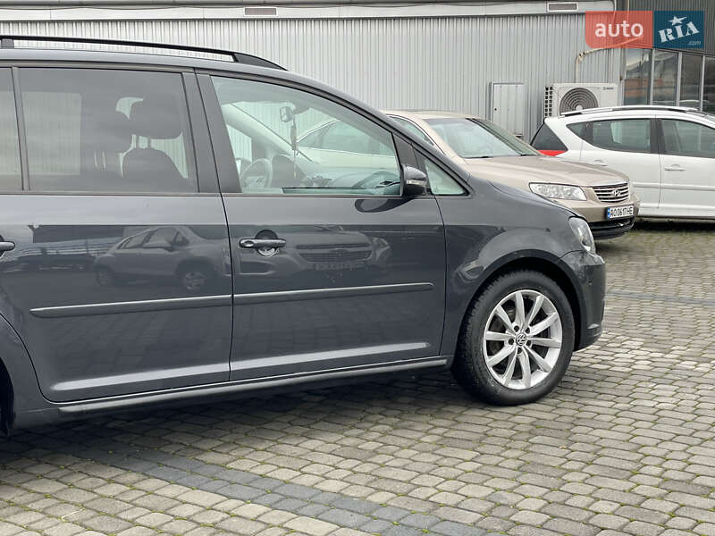 Минивэн Volkswagen Touran 2014 в Мукачево