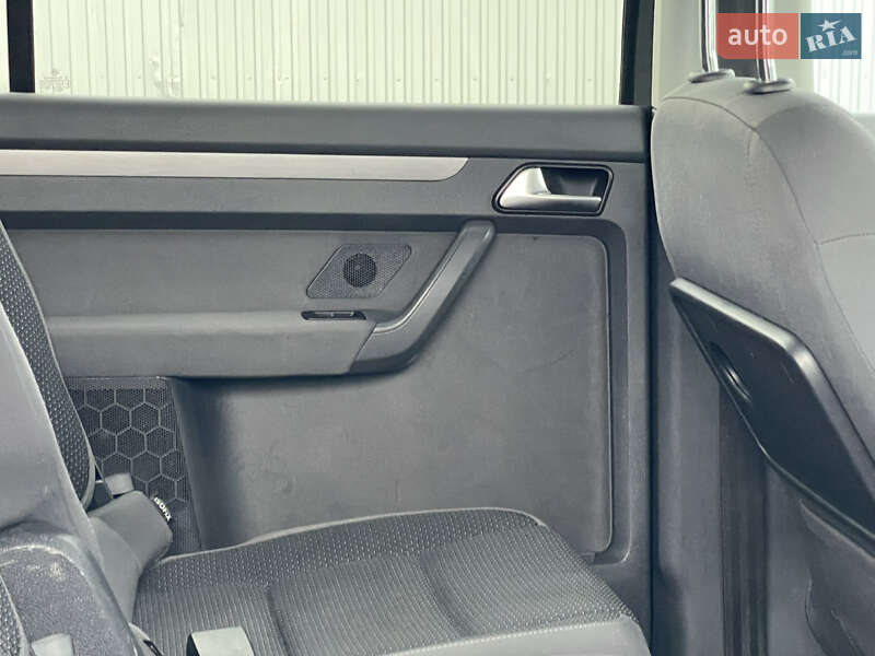 Минивэн Volkswagen Touran 2014 в Мукачево