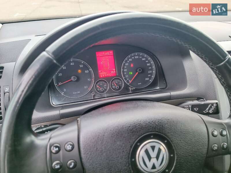 Минивэн Volkswagen Touran 2010 в Киеве фото 4 Минивэн Volkswagen Touran 2010 в Киеве