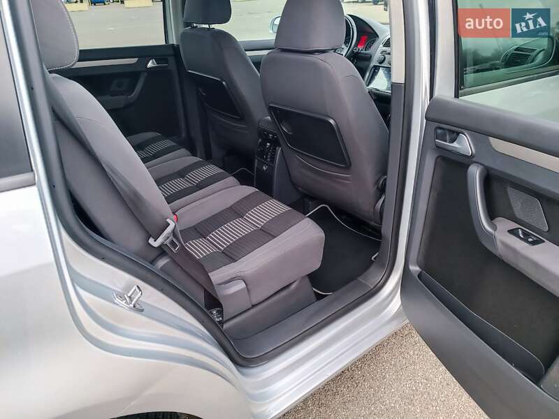 Минивэн Volkswagen Touran 2010 в Киеве фото 9 Минивэн Volkswagen Touran 2010 в Киеве