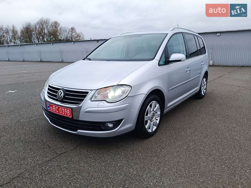Минивэн Volkswagen Touran 2010 в Киеве фото 16 Минивэн Volkswagen Touran 2010 в Киеве