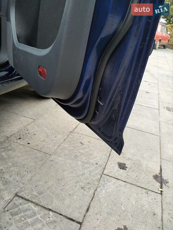 Минивэн Volkswagen Touran 2007 в Кобеляках