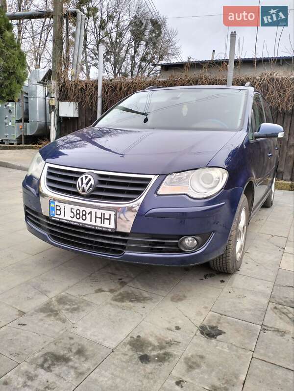 Минивэн Volkswagen Touran 2007 в Кобеляках