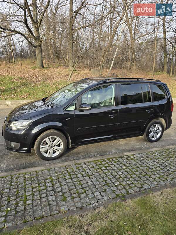 Мінівен Volkswagen Touran 2012 в Києві