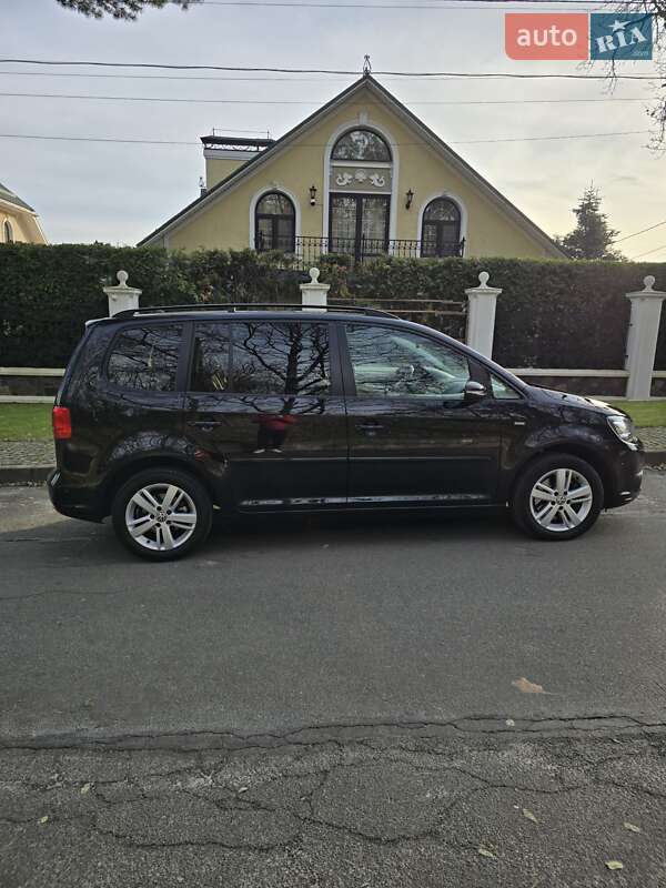 Мінівен Volkswagen Touran 2012 в Києві