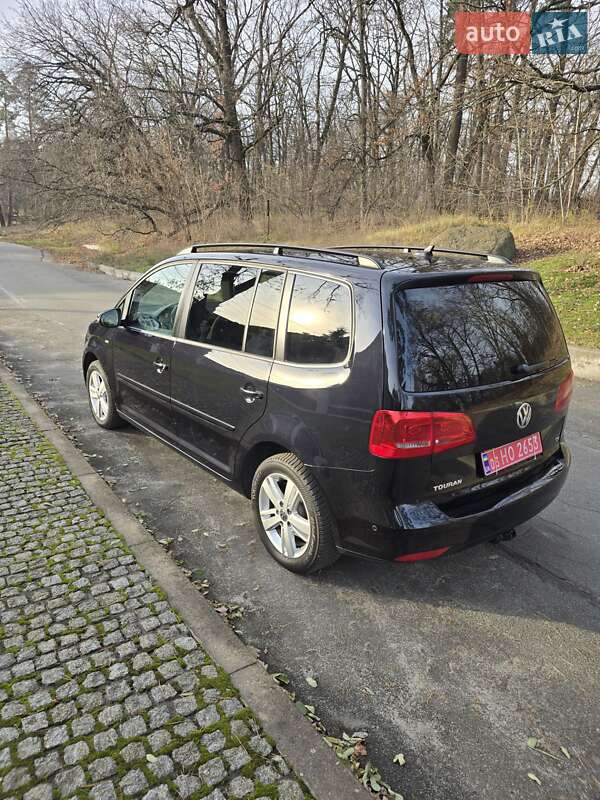Мінівен Volkswagen Touran 2012 в Києві