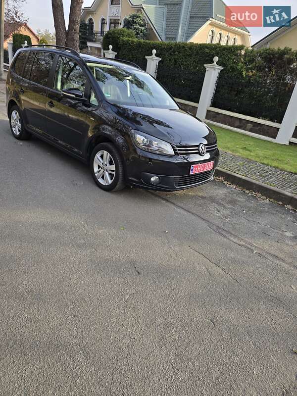 Мінівен Volkswagen Touran 2012 в Києві