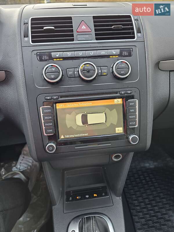 Мінівен Volkswagen Touran 2012 в Києві