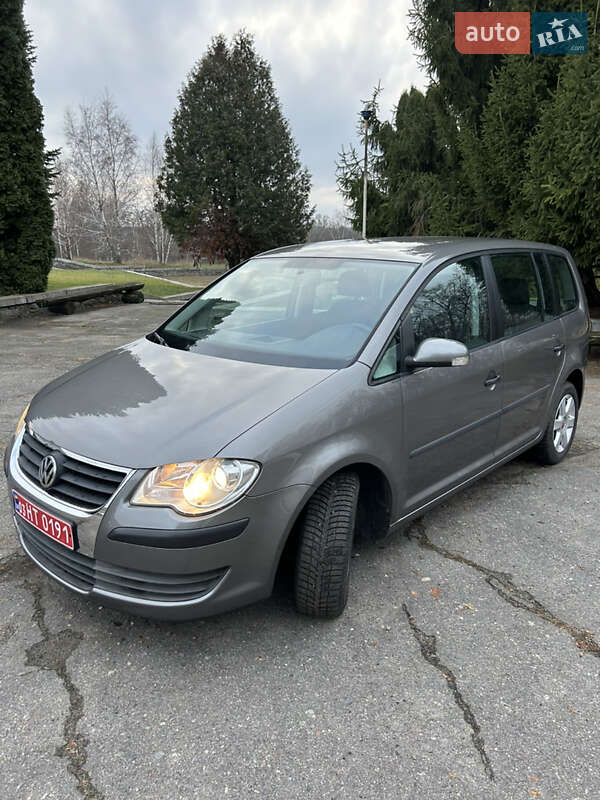 Минивэн Volkswagen Touran 2009 в Золотоноше