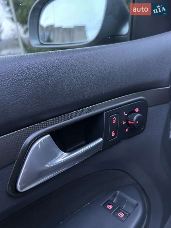 Минивэн Volkswagen Touran 2009 в Золотоноше