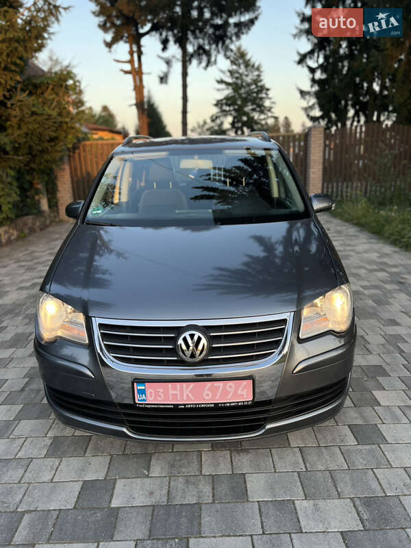 Минивэн Volkswagen Touran 2007 в Староконстантинове