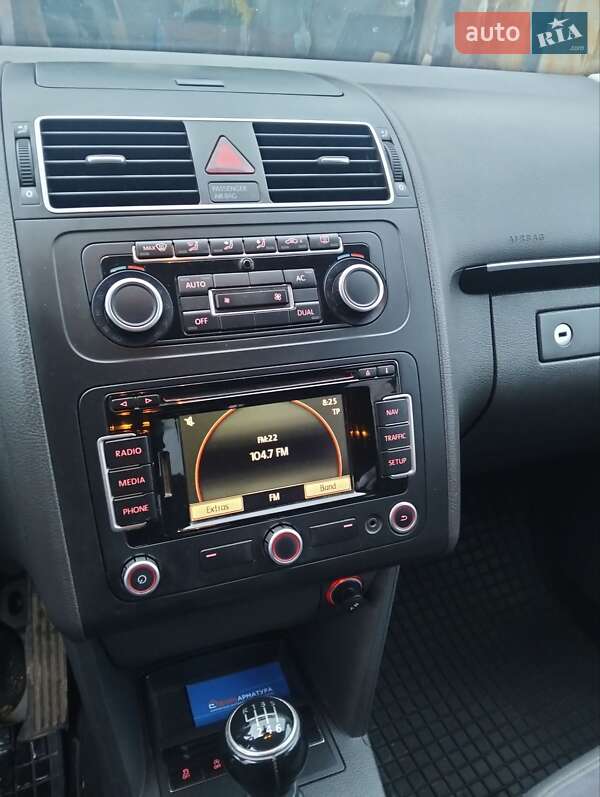 Минивэн Volkswagen Touran 2011 в Львове