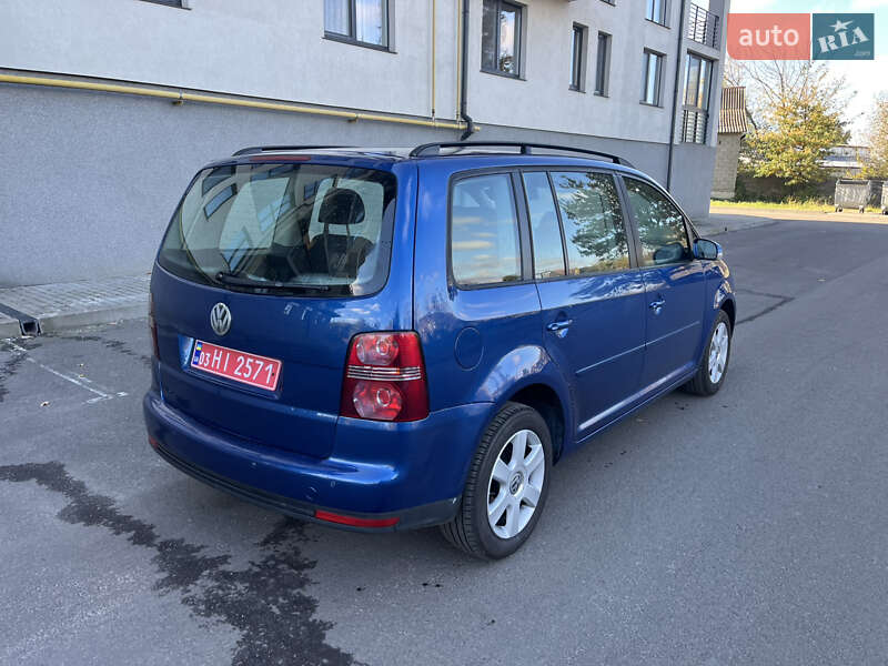 Минивэн Volkswagen Touran 2008 в Сарнах