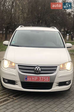 Мінівен Volkswagen Touran 2010 в Луцьку