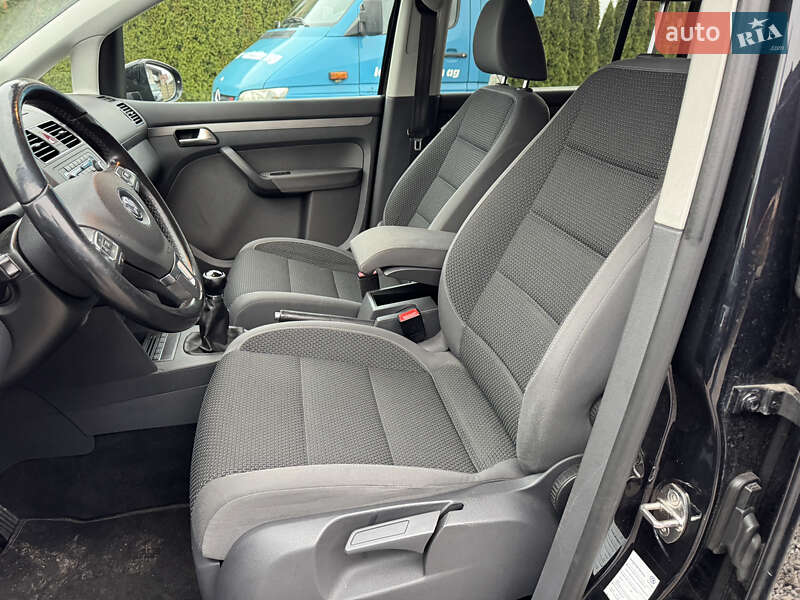Минивэн Volkswagen Touran 2011 в Луцке фото 12 Минивэн Volkswagen Touran 2011 в Луцке
