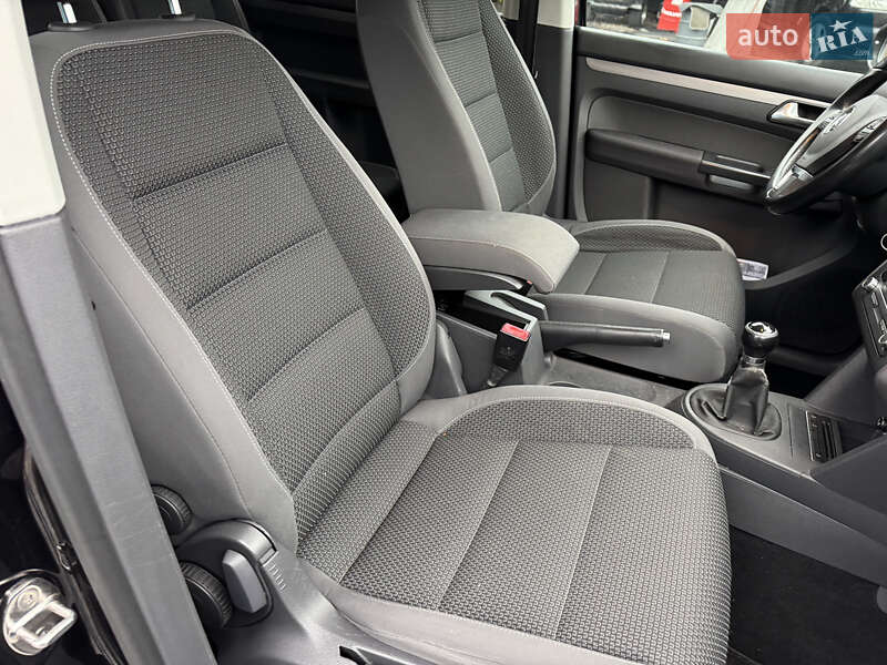 Минивэн Volkswagen Touran 2011 в Луцке фото 20 Минивэн Volkswagen Touran 2011 в Луцке