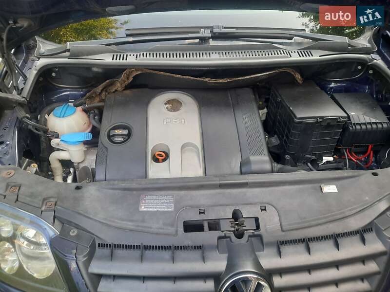 Минивэн Volkswagen Touran 2003 в Ивано-Франковске