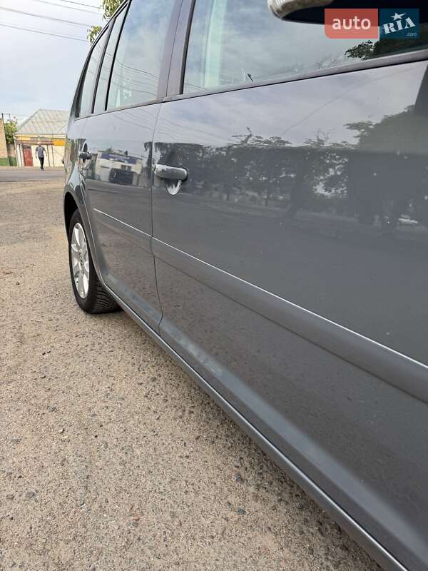 Минивэн Volkswagen Touran 2005 в Вознесенске фото 5 Минивэн Volkswagen Touran 2005 в Вознесенске