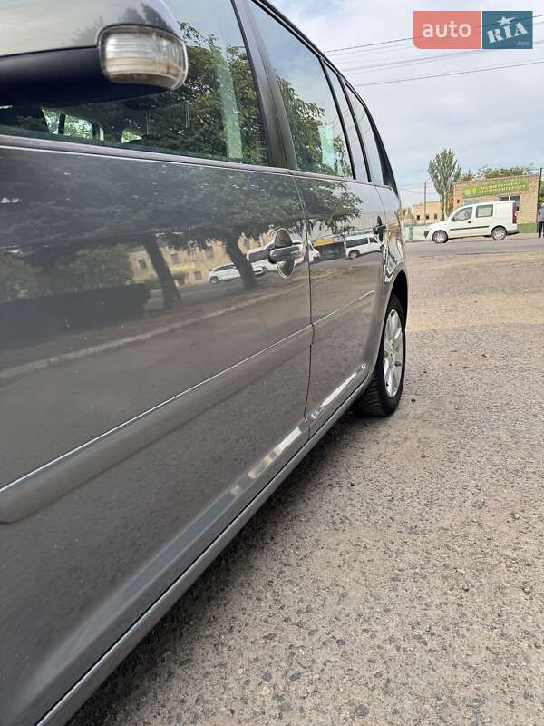 Минивэн Volkswagen Touran 2005 в Вознесенске фото 6 Минивэн Volkswagen Touran 2005 в Вознесенске