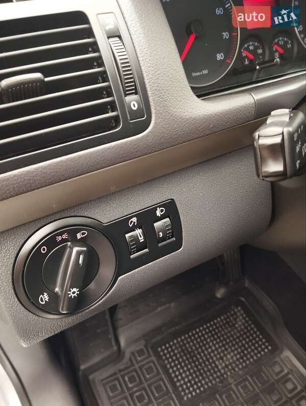 Минивэн Volkswagen Touran 2007 в Бердичеве