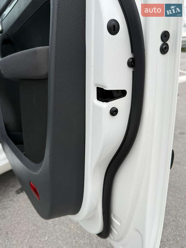 Минивэн Volkswagen Touran 2008 в Виннице