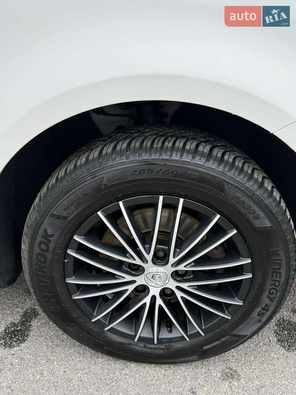 Минивэн Volkswagen Touran 2008 в Виннице