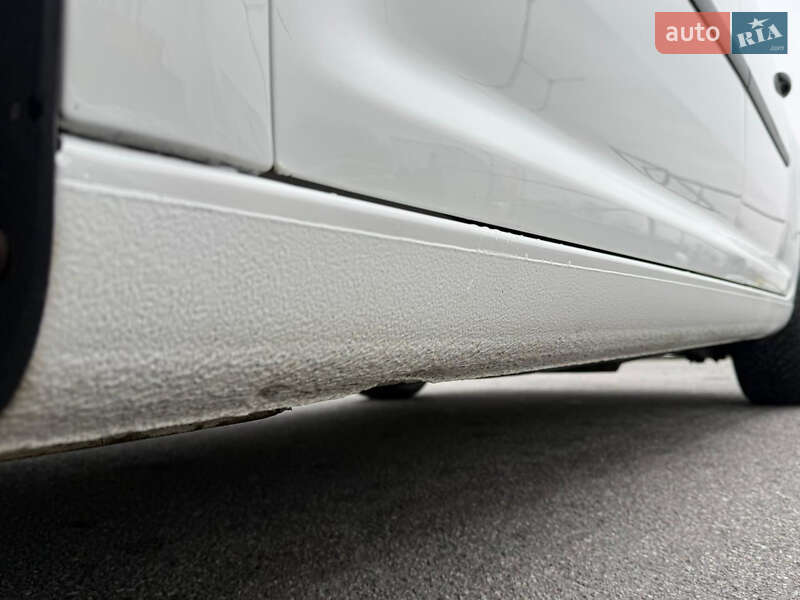 Минивэн Volkswagen Touran 2008 в Виннице