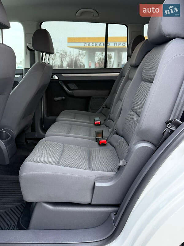 Минивэн Volkswagen Touran 2008 в Виннице