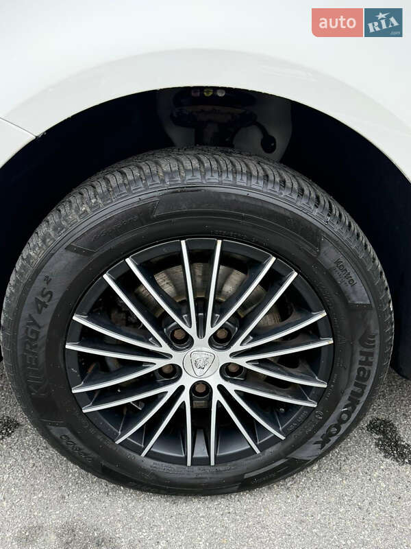 Минивэн Volkswagen Touran 2008 в Виннице