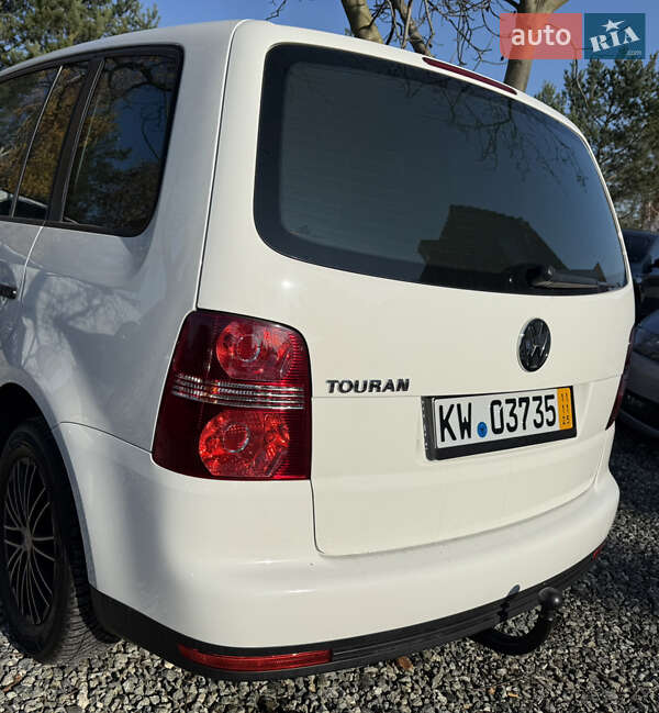 Минивэн Volkswagen Touran 2008 в Виннице