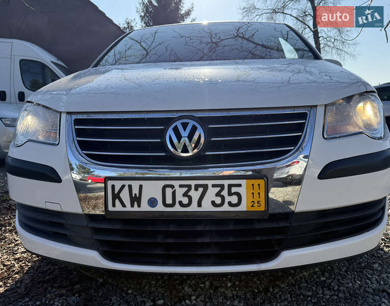 Минивэн Volkswagen Touran 2008 в Виннице