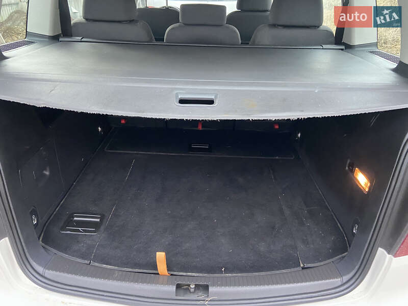 Минивэн Volkswagen Touran 2009 в Косове