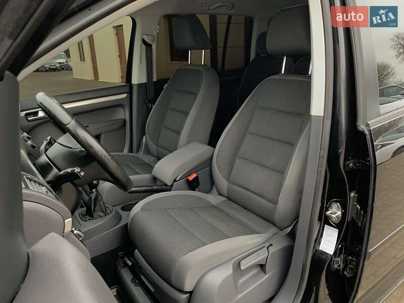 Мінівен Volkswagen Touran 2011 в Бердичеві