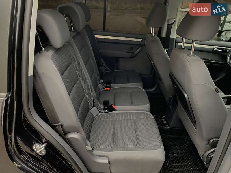 Мінівен Volkswagen Touran 2011 в Бердичеві