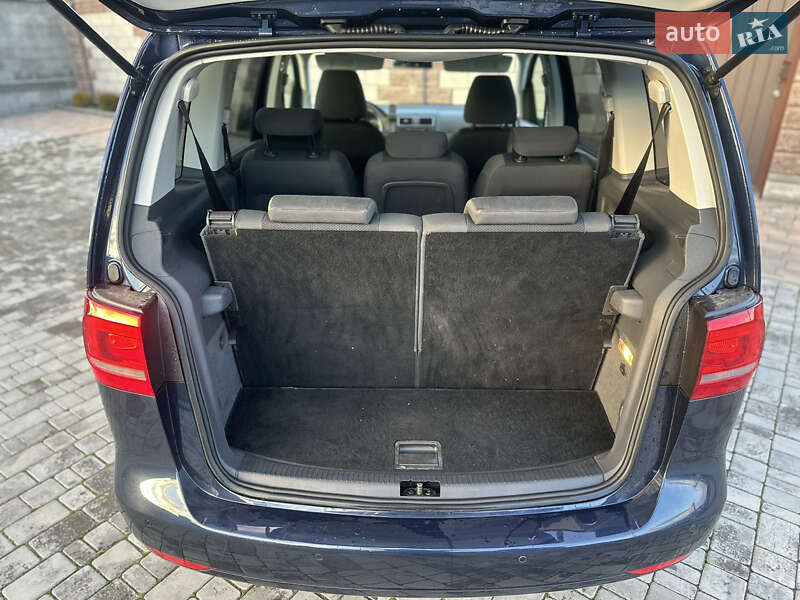 Минивэн Volkswagen Touran 2014 в Ровно