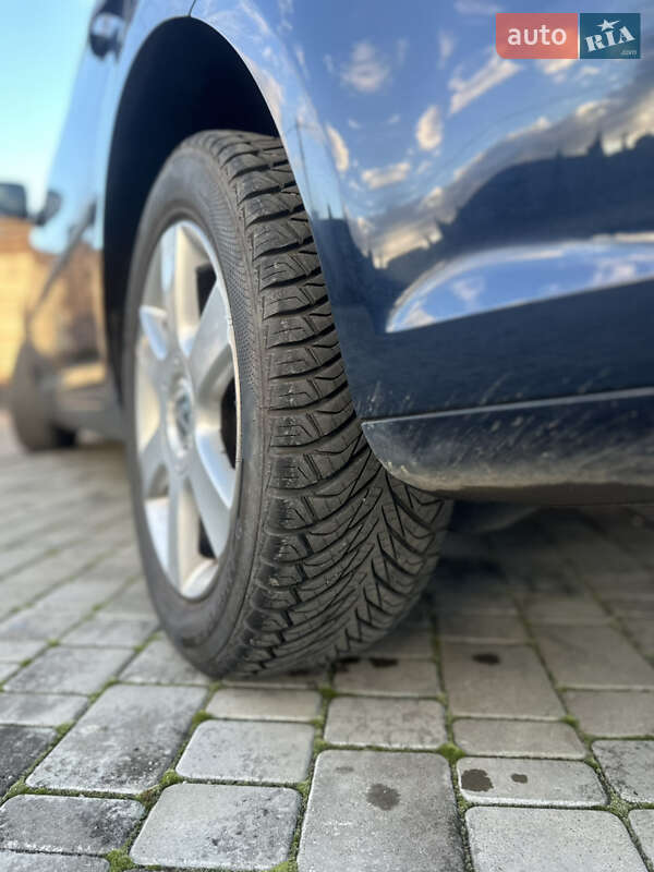 Минивэн Volkswagen Touran 2014 в Ровно