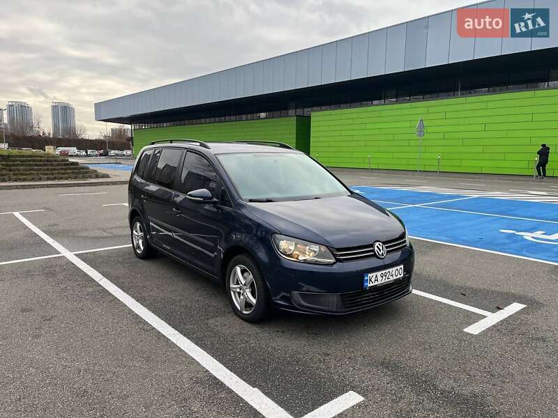 Минивэн Volkswagen Touran 2011 в Киеве