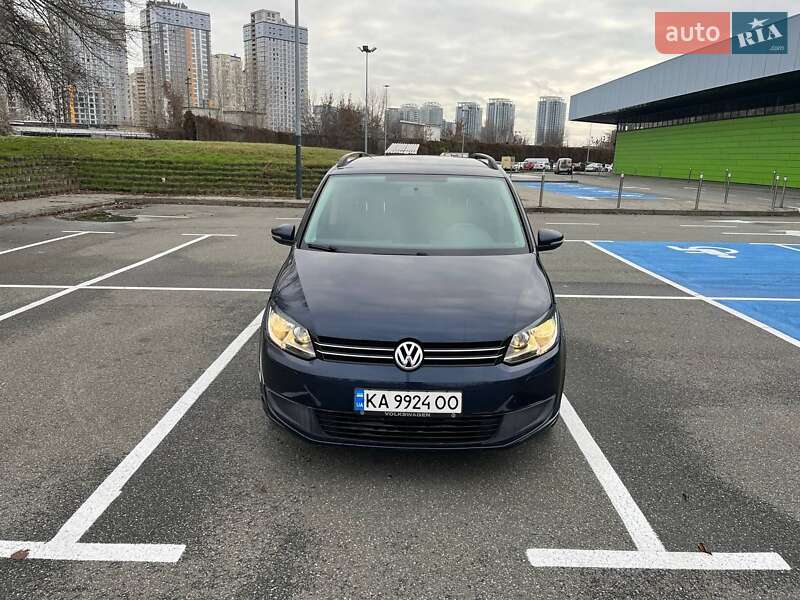 Минивэн Volkswagen Touran 2011 в Киеве