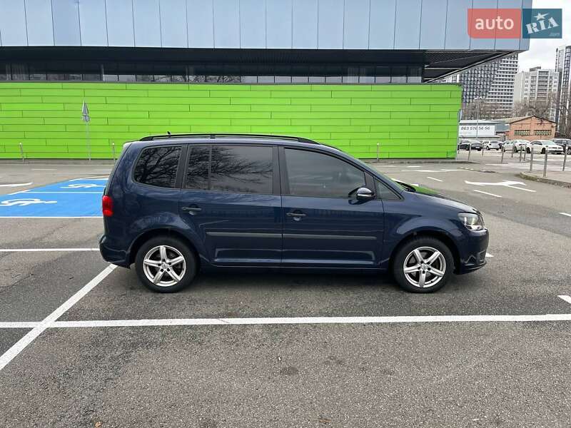 Минивэн Volkswagen Touran 2011 в Киеве