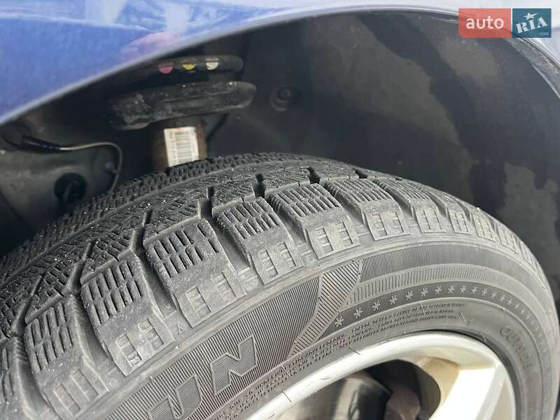 Минивэн Volkswagen Touran 2011 в Киеве