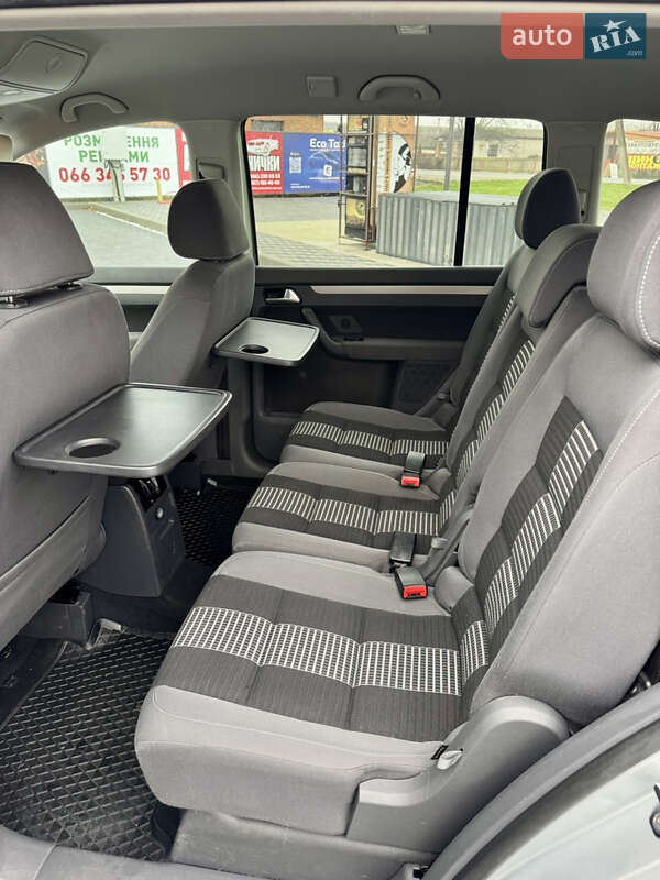 Мінівен Volkswagen Touran 2009 в Лубнах