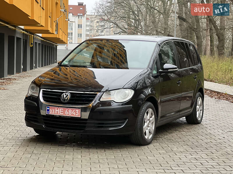 Минивэн Volkswagen Touran 2009 в Виннице