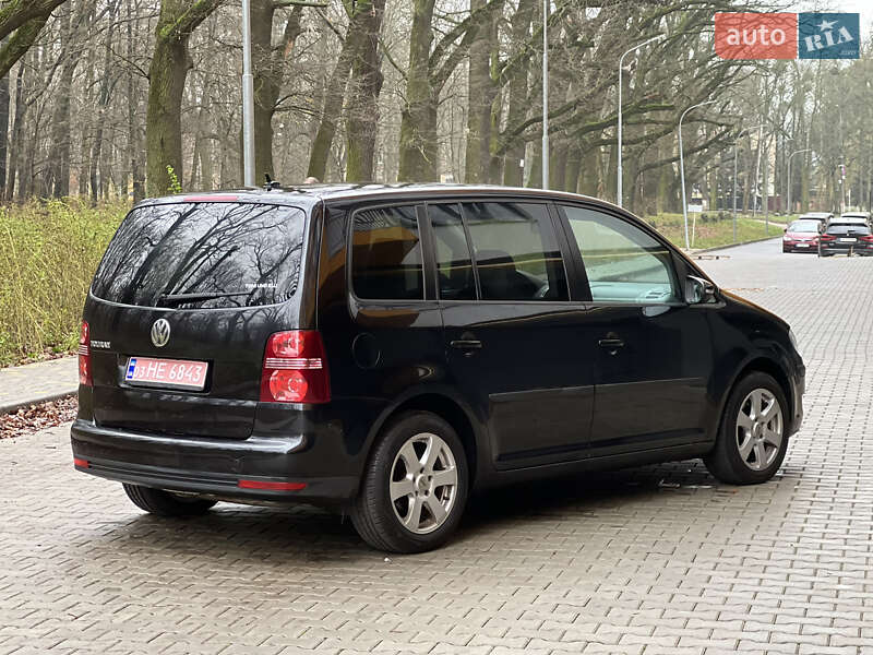 Минивэн Volkswagen Touran 2009 в Виннице