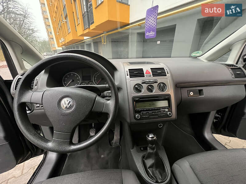 Минивэн Volkswagen Touran 2009 в Виннице